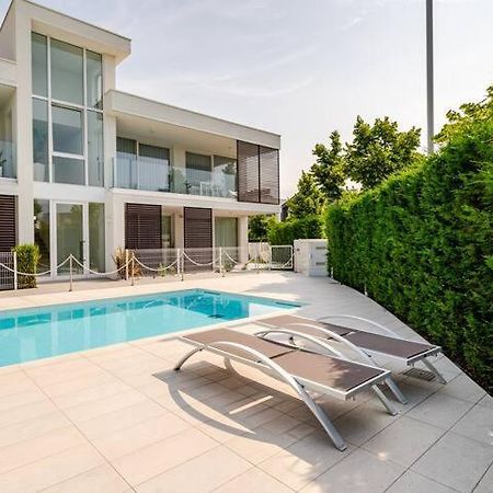 Apartment Luma With Pool ليدو دي يسولو المظهر الخارجي الصورة
